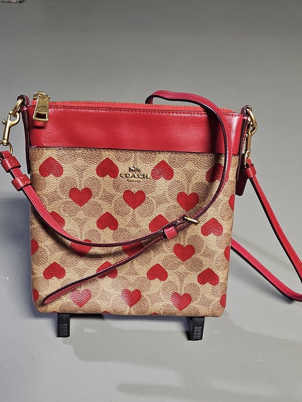 Coach C8549 Kitt Heart Print B4/TAN/RED APPLE Signature Canvas Messenger Bag